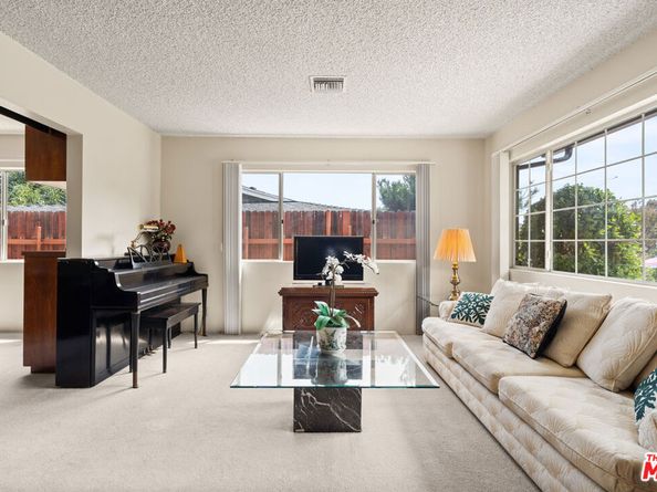 208 Grove Street, Sierra Madre CA 91024