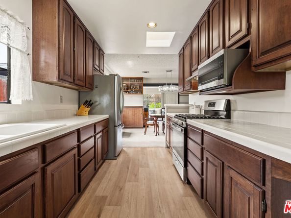 208 Grove Street, Sierra Madre CA 91024