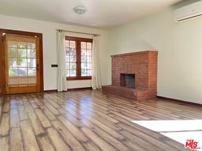 1320 Barrington Way, Glendale CA 91206