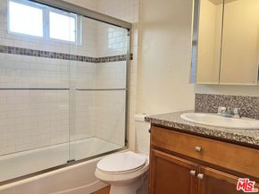 1320 Barrington Way, Glendale CA 91206