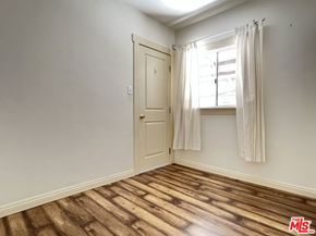 1320 Barrington Way, Glendale CA 91206