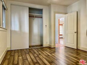 1320 Barrington Way, Glendale CA 91206