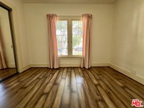 1320 Barrington Way, Glendale CA 91206