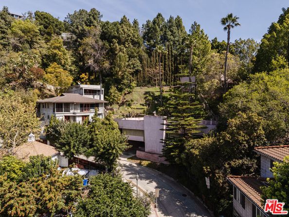 7017 Senalda Road, Los Angeles CA 90068