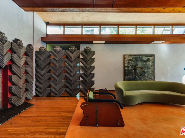 7017 Senalda Road, Los Angeles CA 90068