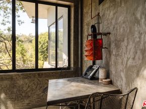 7017 Senalda Road, Los Angeles CA 90068