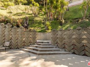 7017 Senalda Road, Los Angeles CA 90068