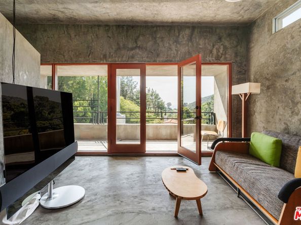 7017 Senalda Road, Los Angeles CA 90068