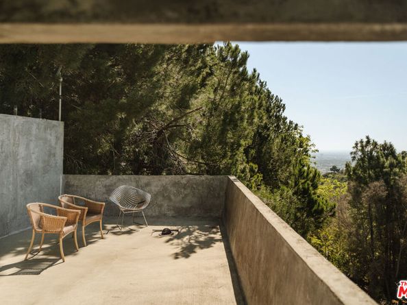 7017 Senalda Road, Los Angeles CA 90068