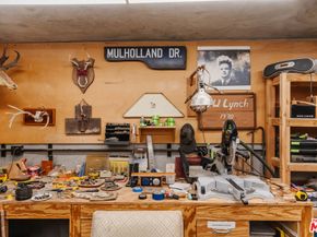 7017 Senalda Road, Los Angeles CA 90068