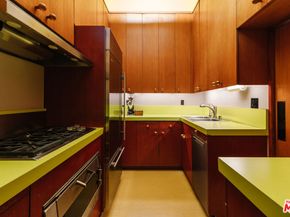 7017 Senalda Road, Los Angeles CA 90068