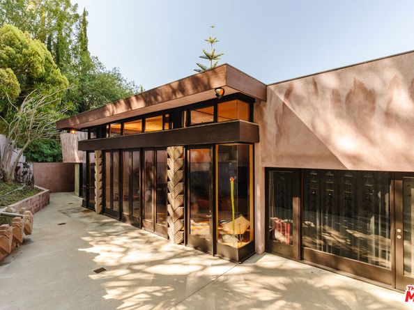 7017 Senalda Road, Los Angeles CA 90068