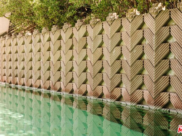 7017 Senalda Road, Los Angeles CA 90068