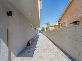 1348 E Vernon Avenue, Los Angeles CA 90011