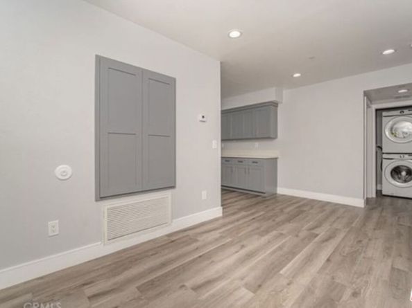 1348 E Vernon Avenue, Los Angeles CA 90011