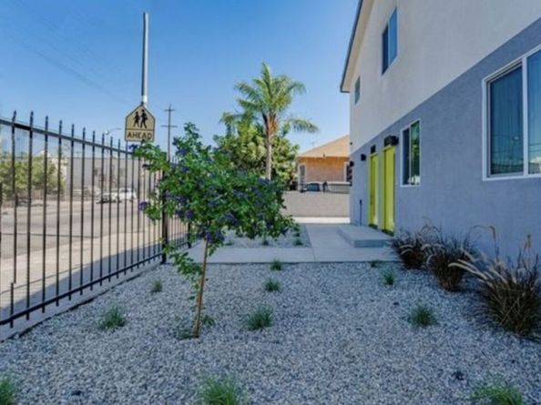 1348 E Vernon Avenue, Los Angeles CA 90011