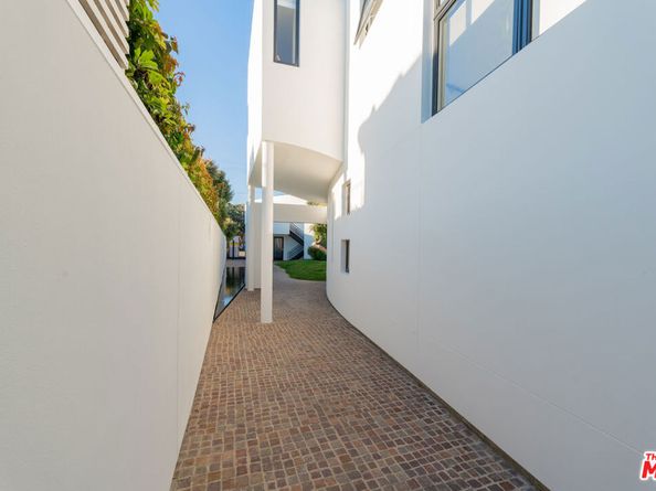 23754 MALIBU Road, Malibu CA 90265