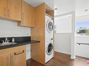 625 N Niagara Street, Burbank CA 91505