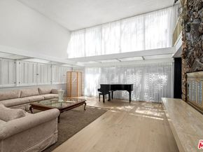 6505 S Halm Avenue, Los Angeles CA 90056