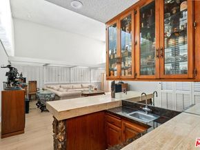 6505 S Halm Avenue, Los Angeles CA 90056