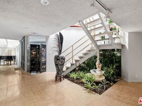 6505 S Halm Avenue, Los Angeles CA 90056