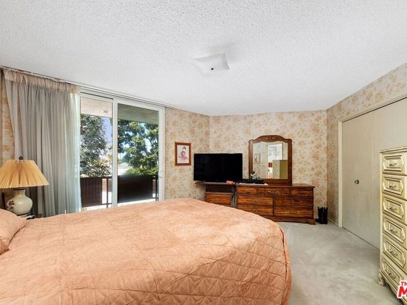 6505 S Halm Avenue, Los Angeles CA 90056