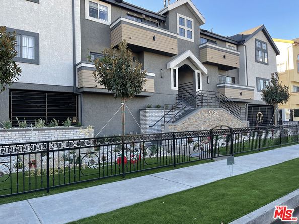 5325 Denny Avenue, North Hollywood CA 91601