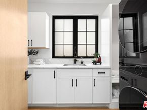 2565 Patricia Avenue, Los Angeles CA 90064