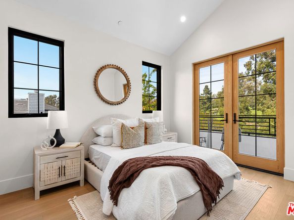 2565 Patricia Avenue, Los Angeles CA 90064