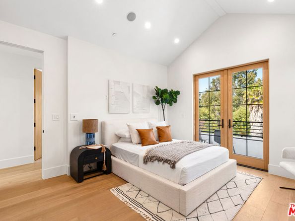 2565 Patricia Avenue, Los Angeles CA 90064