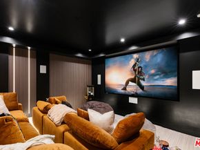 2565 Patricia Avenue, Los Angeles CA 90064