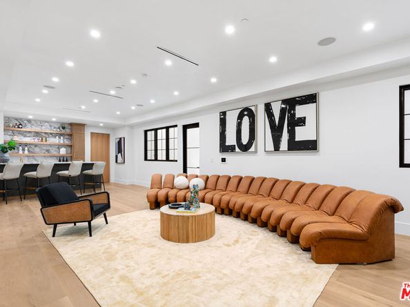 2565 Patricia Avenue, Los Angeles CA 90064
