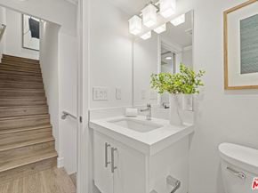 2111 N Cahuenga Boulevard 14, Los Angeles CA 90068