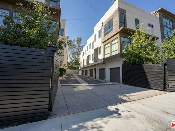 2111 N Cahuenga Boulevard 14, Los Angeles CA 90068