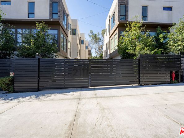 2111 N Cahuenga Boulevard 14, Los Angeles CA 90068