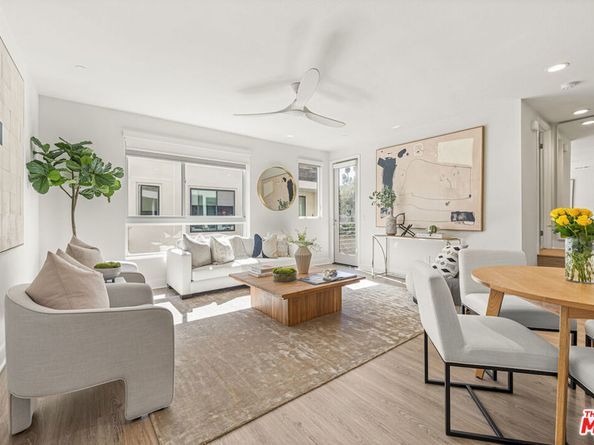 2111 N Cahuenga Boulevard 14, Los Angeles CA 90068