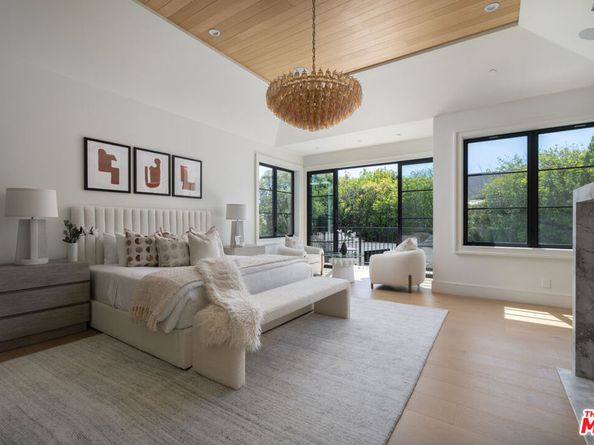 415 N Cliffwood Avenue, Los Angeles CA 90049