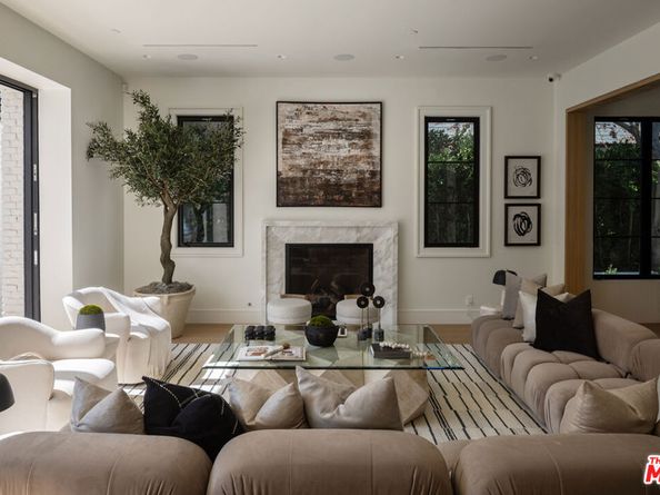 415 N Cliffwood Avenue, Los Angeles CA 90049