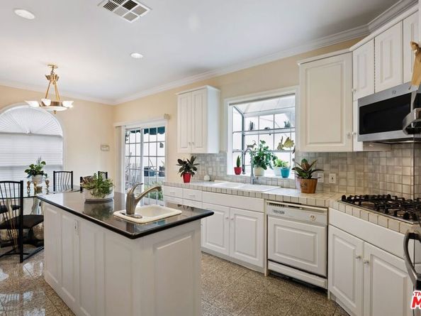 2431 Benedict Canyon Drive, Beverly Hills CA 90210