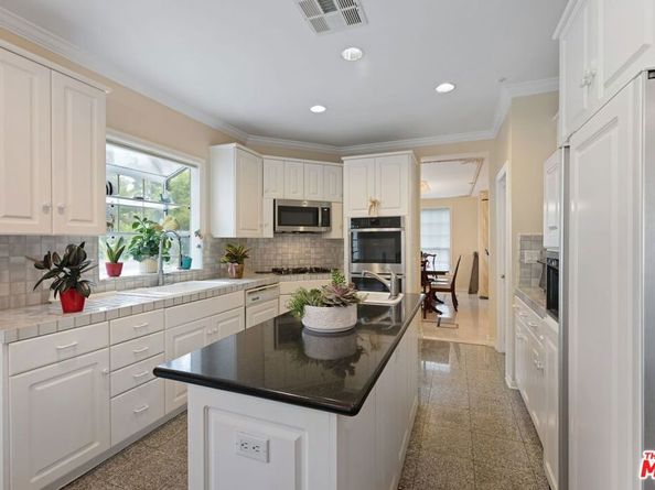 2431 Benedict Canyon Drive, Beverly Hills CA 90210