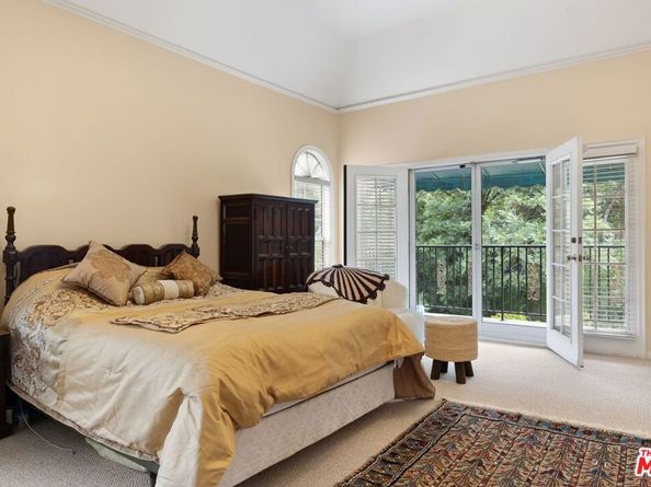 2431 Benedict Canyon Drive, Beverly Hills CA 90210