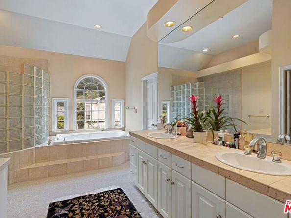 2431 Benedict Canyon Drive, Beverly Hills CA 90210