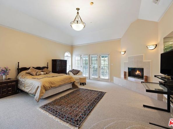 2431 Benedict Canyon Drive, Beverly Hills CA 90210