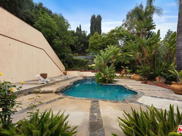 2431 Benedict Canyon Drive, Beverly Hills CA 90210