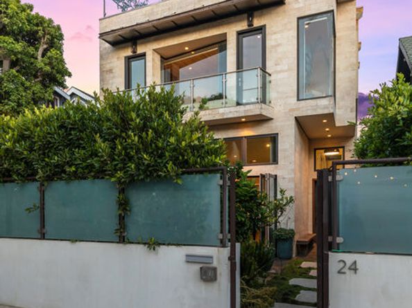 24 Clubhouse Avenue, Venice CA 90291