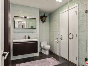 24 Clubhouse Avenue, Venice CA 90291