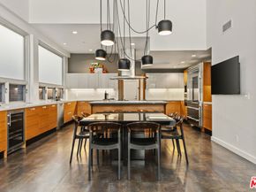 24 Clubhouse Avenue, Venice CA 90291