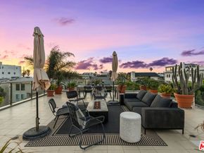 24 Clubhouse Avenue, Venice CA 90291