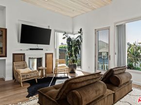 24 Clubhouse Avenue, Venice CA 90291