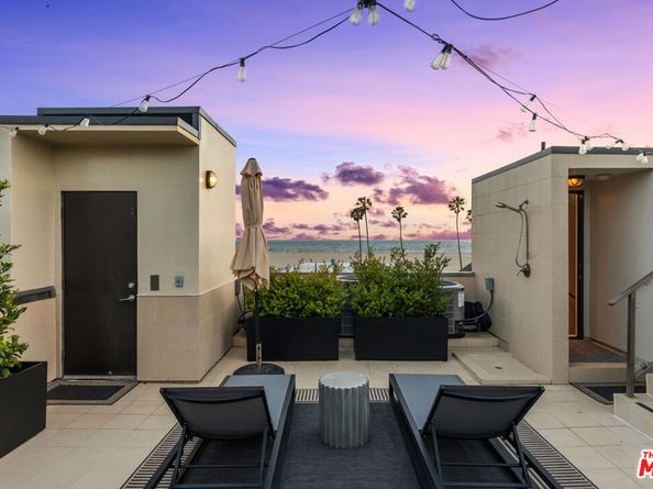 24 Clubhouse Avenue, Venice CA 90291